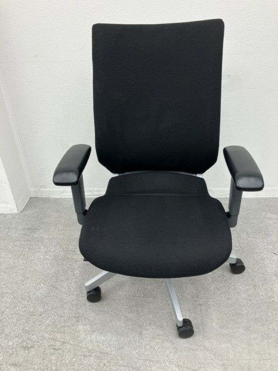 岐阜県にて コクヨ ミーティングテーブル+チェア6脚セット を買取致しました。