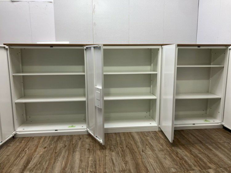 愛知県にて オカムラ 側板・天板3連結書庫  を買取致しました。