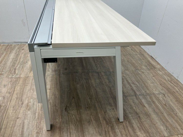 静岡県にて オカムラ 1600平デスク  を買取致しました。