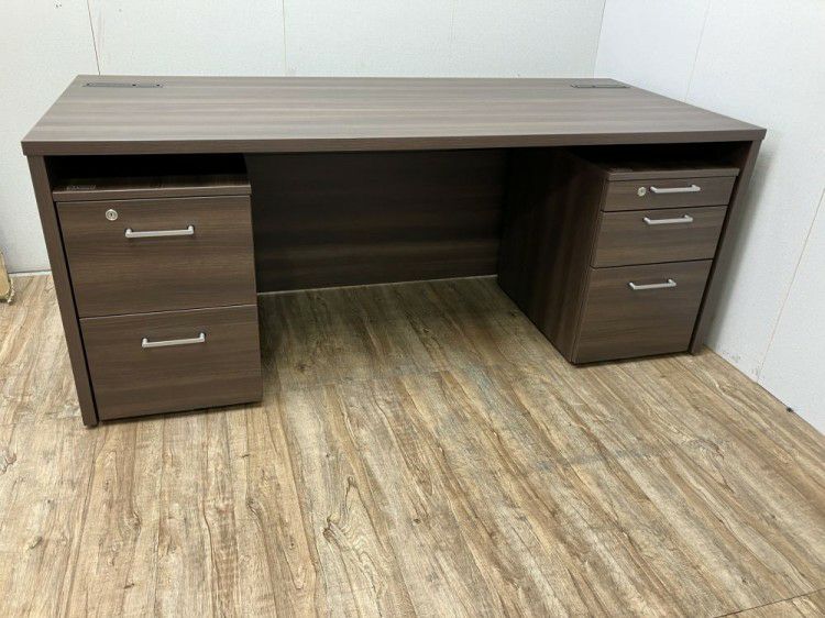 愛知県にて オカムラ 1800平デスク・ワゴン3点セット  を買取致しました。