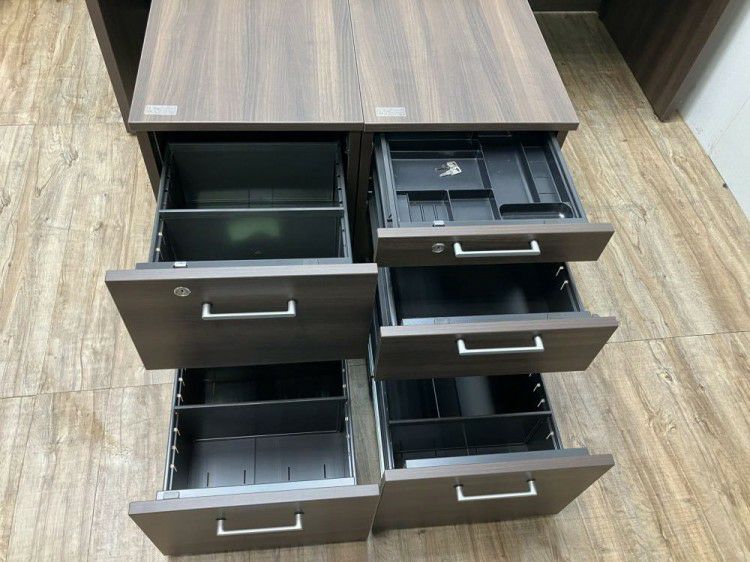 愛知県にて オカムラ 1800平デスク・ワゴン3点セット  を買取致しました。