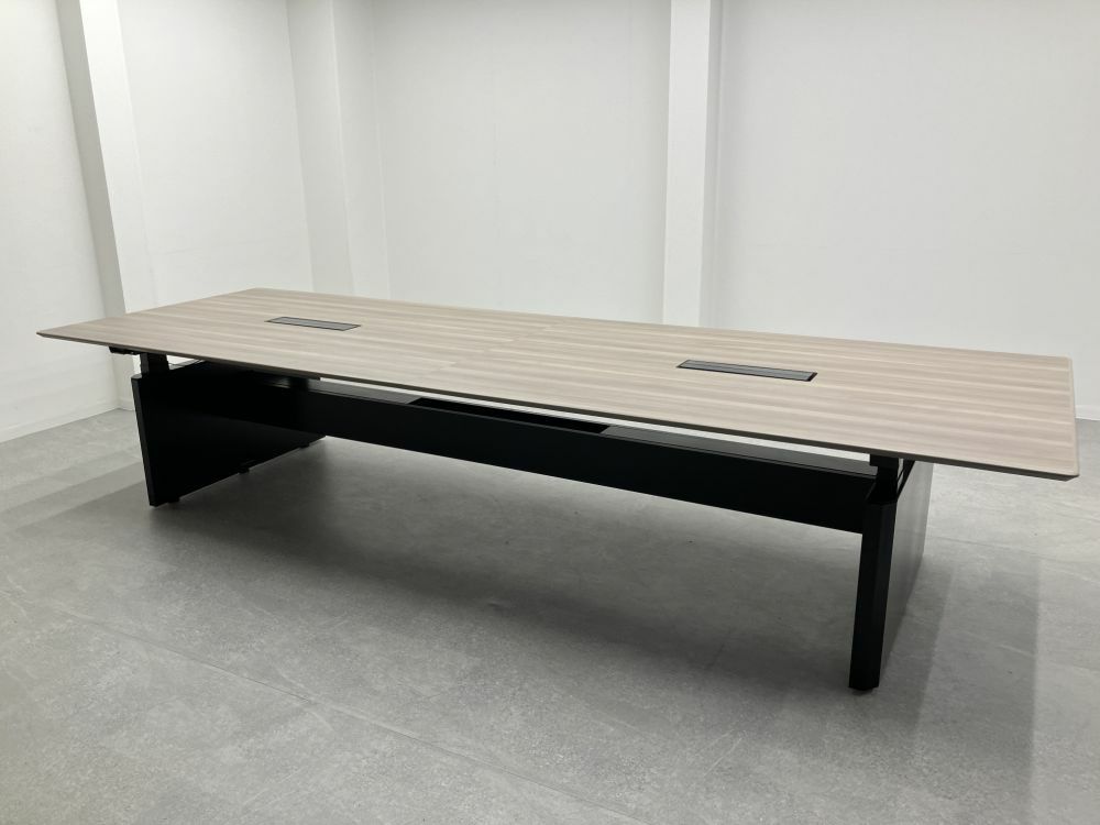 岐阜県にて オカムラ ミーティングテーブル  を買取致しました。