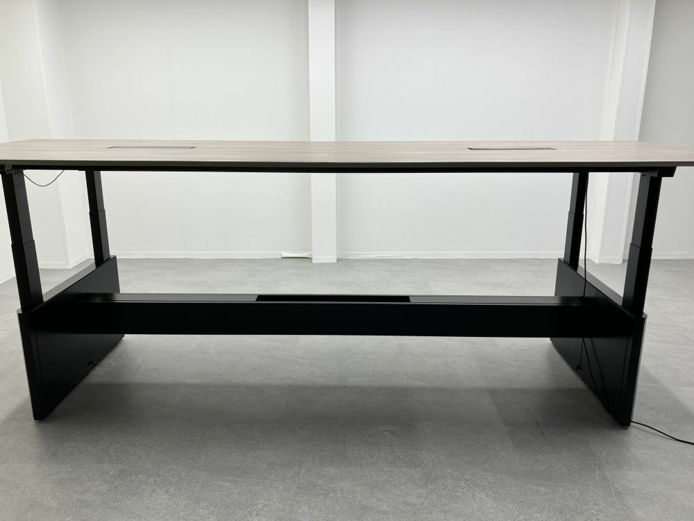 岐阜県にて オカムラ ミーティングテーブル  を買取致しました。