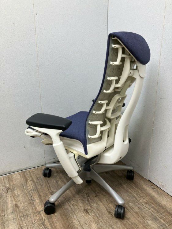 三重県にて HermanMiller（ハーマンミラー） 可動肘付エンボディチェア  を買取致しました。