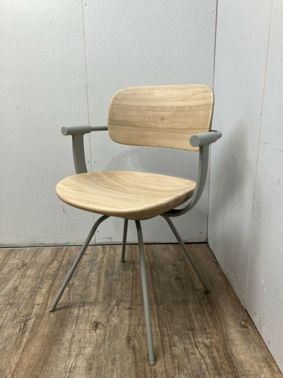 愛知県にて イトーキ ミーティングチェア  を買取致しました。