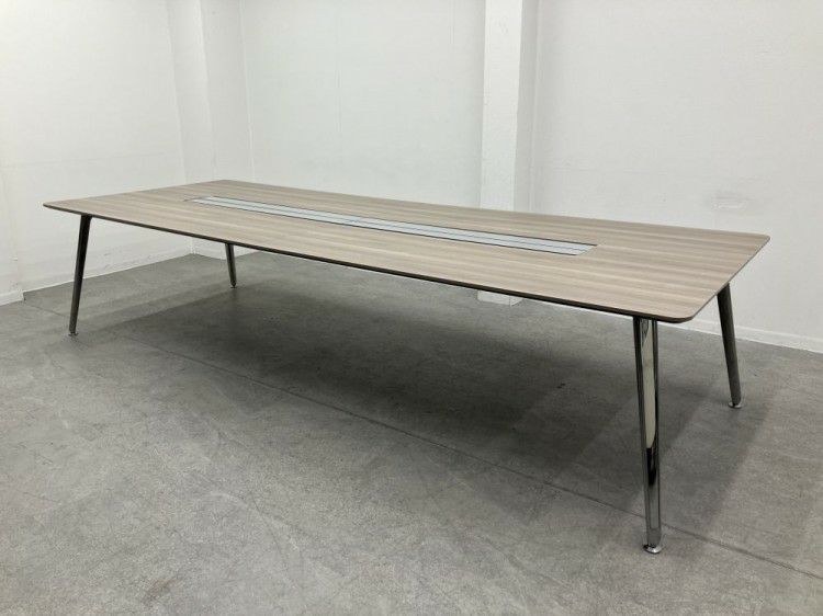 岐阜県にて オカムラ 3200ミーティングテーブル  を買取致しました。