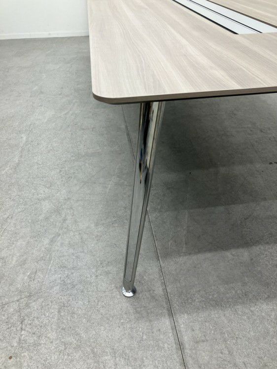 岐阜県にて オカムラ 3200ミーティングテーブル  を買取致しました。