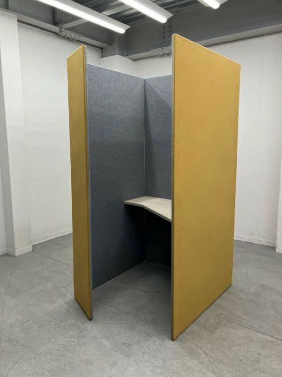 岐阜県にて オカムラ ワークブース  を買取致しました。