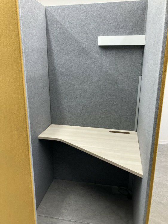 岐阜県にて オカムラ ワークブース  を買取致しました。