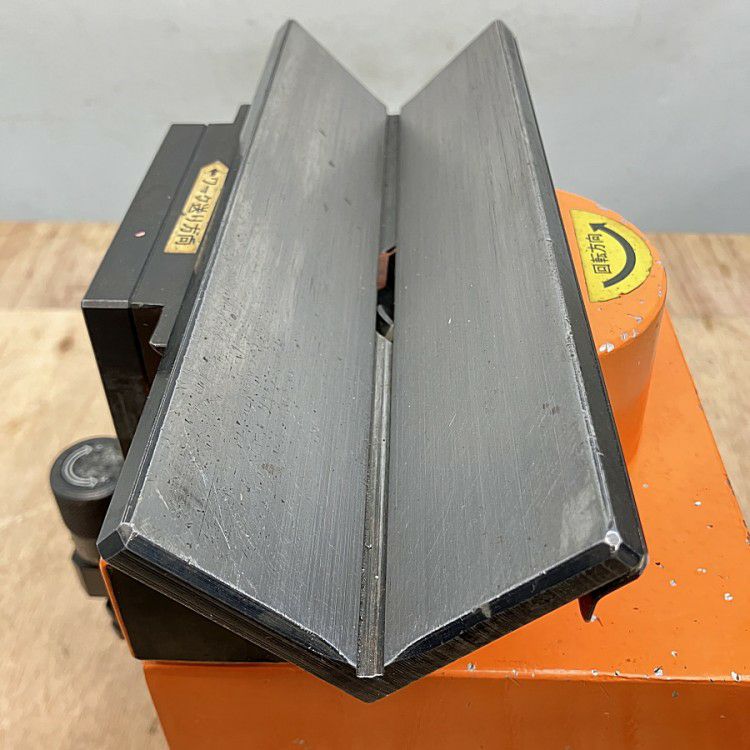 岐阜県にて FUJIGEN/富士元工業 卓上面取り機  を買取致しました。