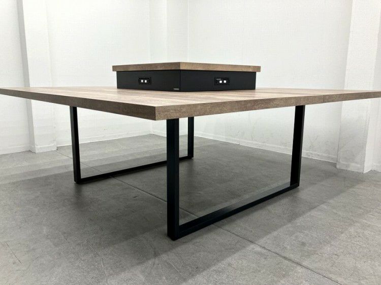 岐阜県にて オカムラ 2000ミーティングテーブル  を買取致しました。