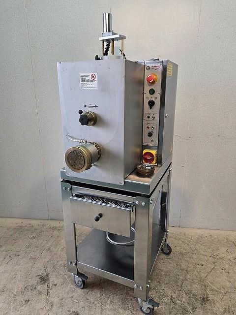 三重県にて BOTTENE 生パスタ製麺機 PMR96 を買取致しました。