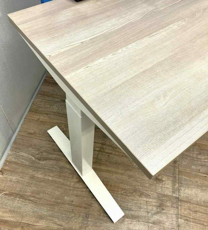 三重県にて HermanMiller（ハーマンミラー） 電動昇降式1380平デスク  を買取致しました。