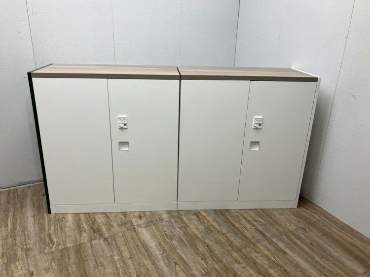 岐阜県にて オカムラ 天板付両開き書庫2台セット  を買取致しました。