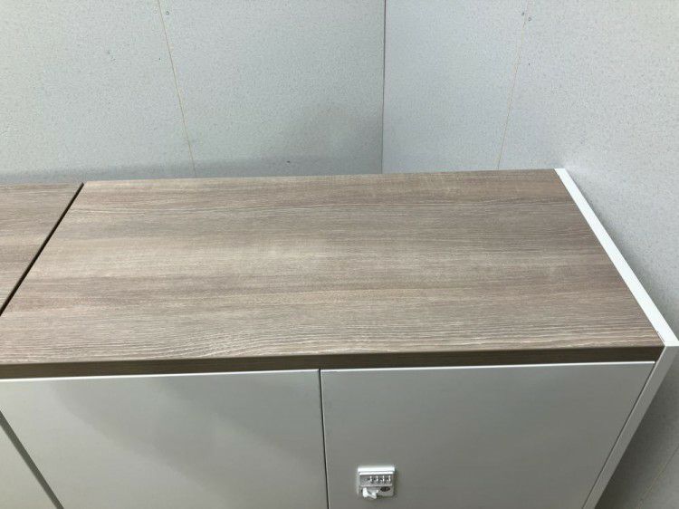 岐阜県にて オカムラ 天板付両開き書庫2台セット を買取致しました。