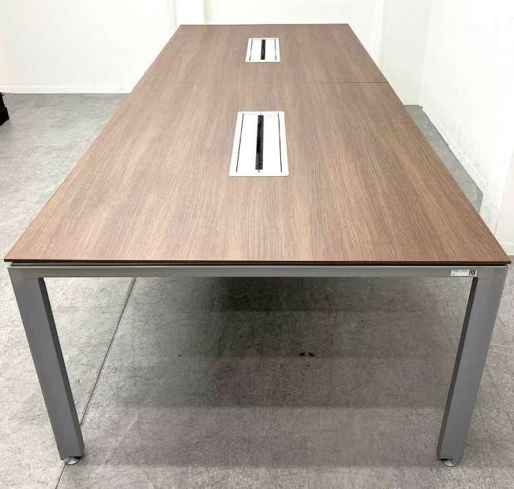 岐阜県にて オカムラ ミーティングテーブル を買取致しました。