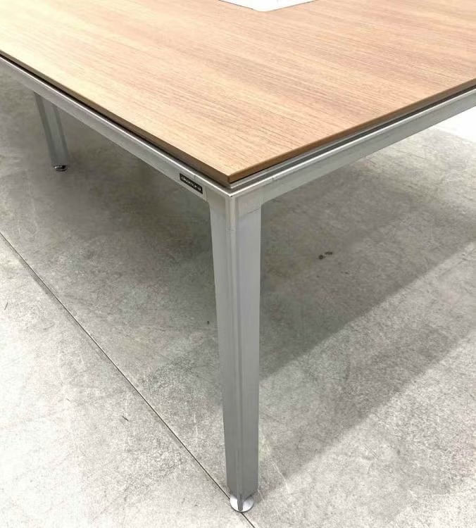 静岡県にて オカムラ 3200ミーティングテーブル  を買取致しました。