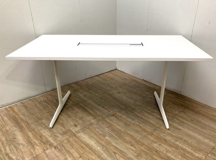 静岡県にて オカムラ 1550ミーティングテーブル  を買取致しました。