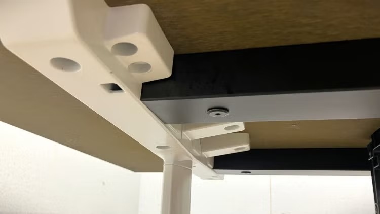 静岡県にて オカムラ 1550ミーティングテーブル  を買取致しました。