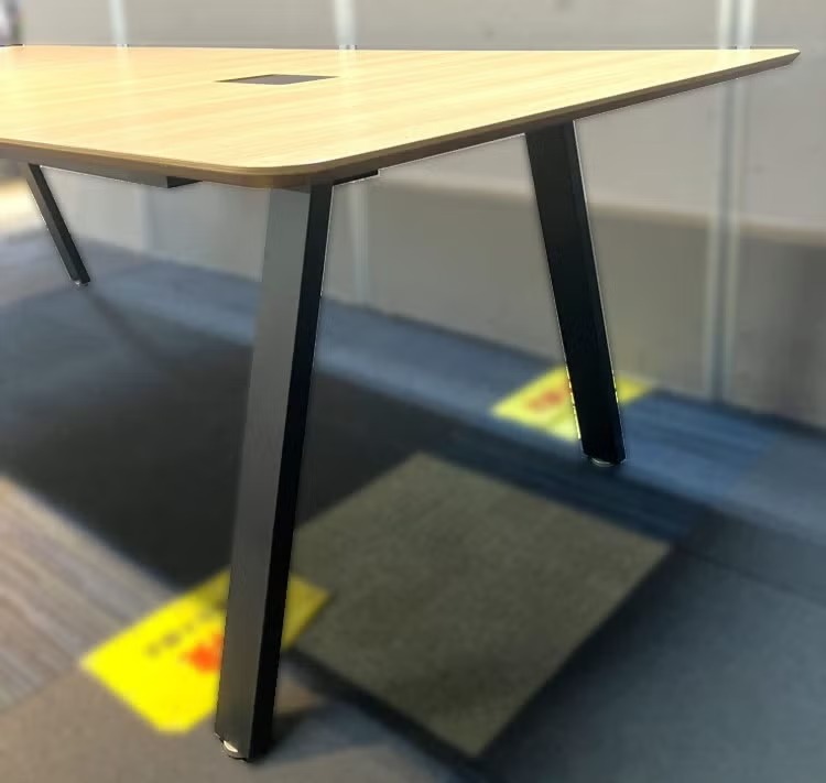 愛知県にて プラス ミーティングテーブル  を買取致しました。