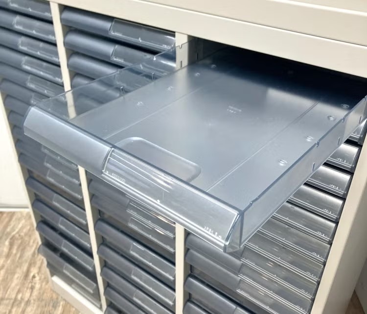 静岡県にて コクヨ 引違い上下書庫  を買取致しました。