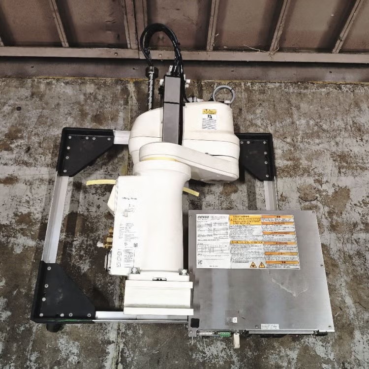 愛知県にて DENSO/デンソー ロボットアーム HS045A-1-N20-NNN/RC8A を買取致しました。