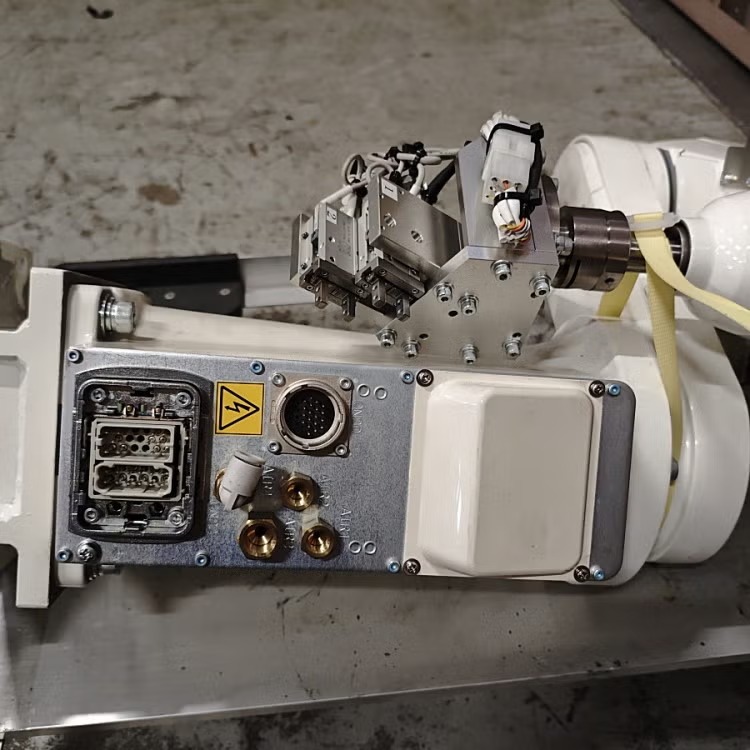 愛知県にて DENSO/デンソー ロボットアーム HS045A-1-N20-NNN/RC8A を買取致しました。