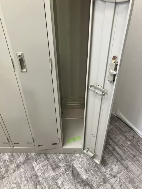 愛知県にて SEIKO FAMILY（生興） 4人用ロッカー  を買取致しました。