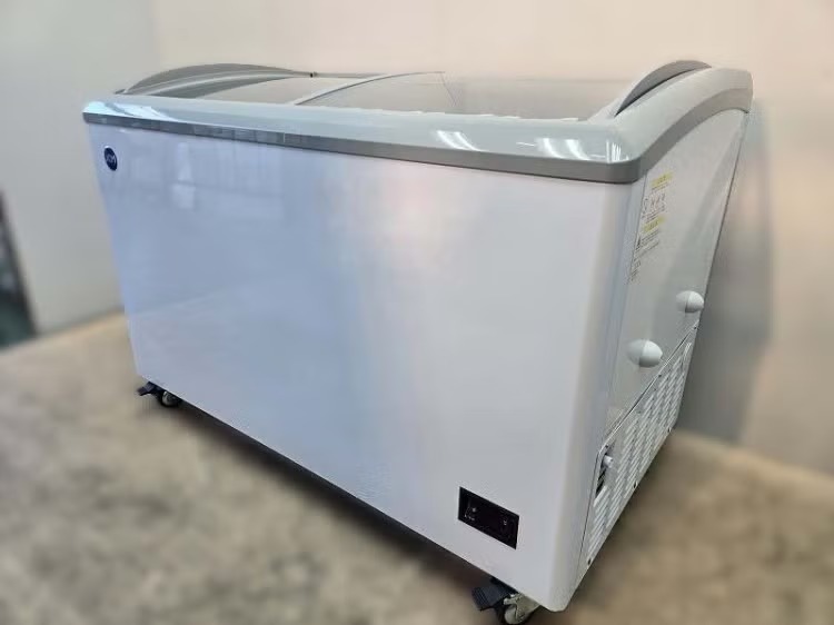 静岡県にて JCM 冷凍ショーケース JCMCS-240L を買取致しました。