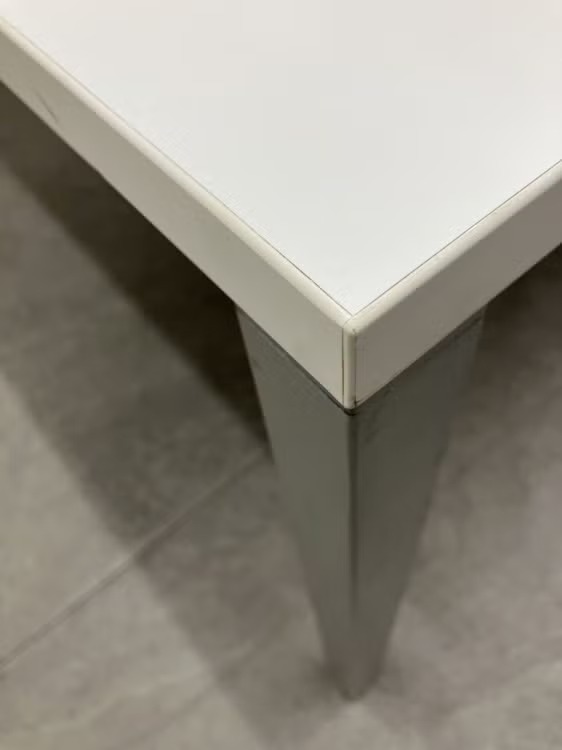 愛知県にて オカムラ ミーティングテーブル  を買取致しました。